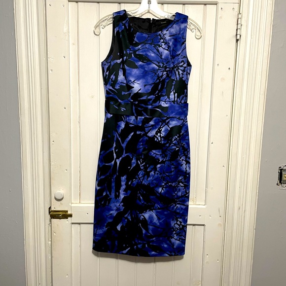 Tahari Dresses & Skirts - Tahari. Size 2. Dress.